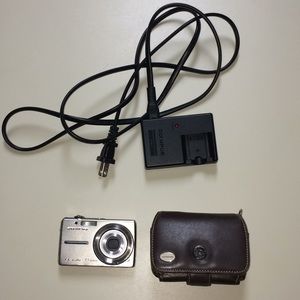 Olympus FE-230 7.1 Megapixel camera